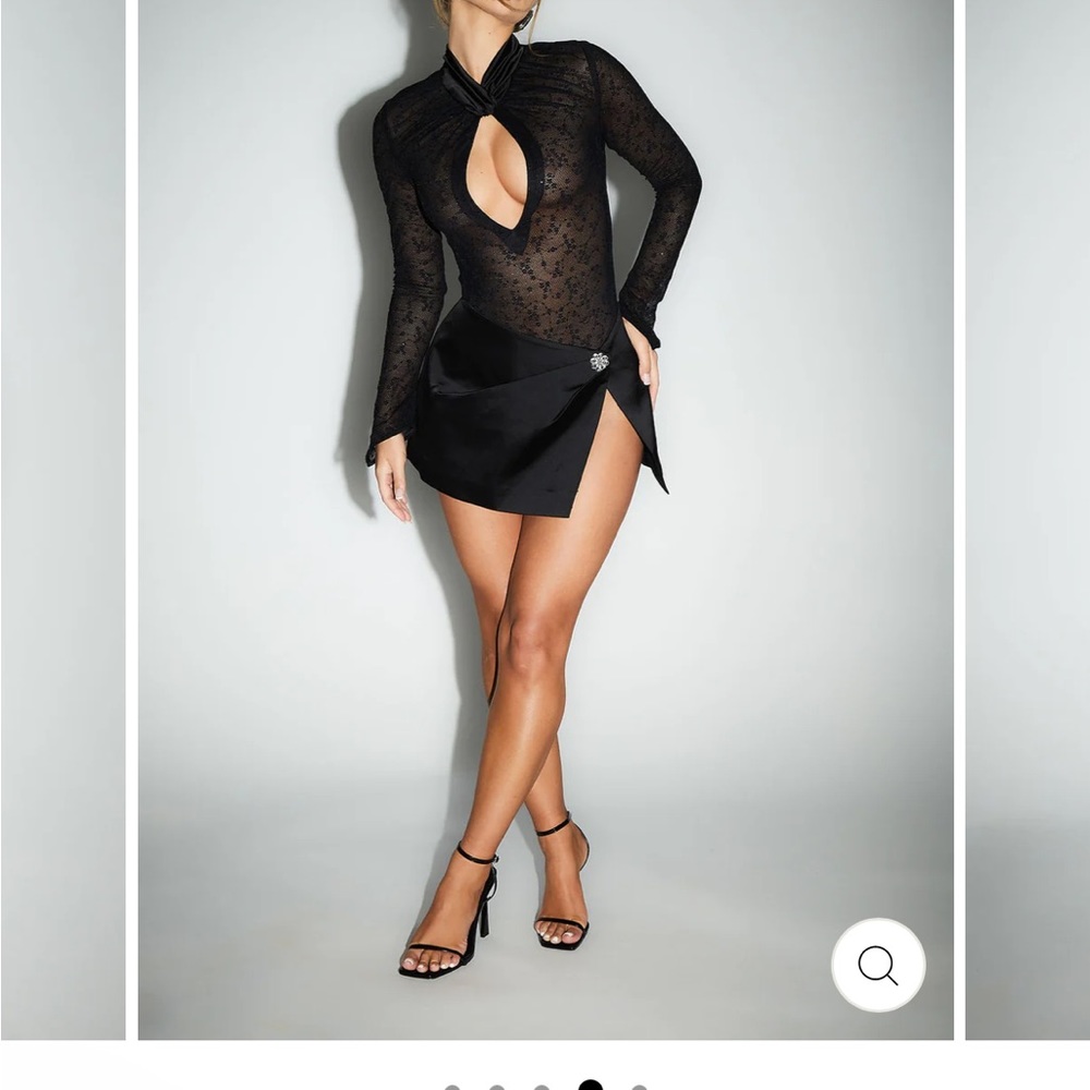 KEYHOLE DETAIL LACE BODYSUIT IN ACADEMY
